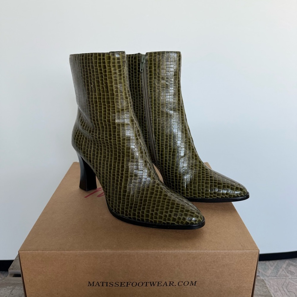 Matisse ECLAIR Green Leather Crocodile-Embossed Heeled Bootie 8.5‎ M - Picture 8 of 15